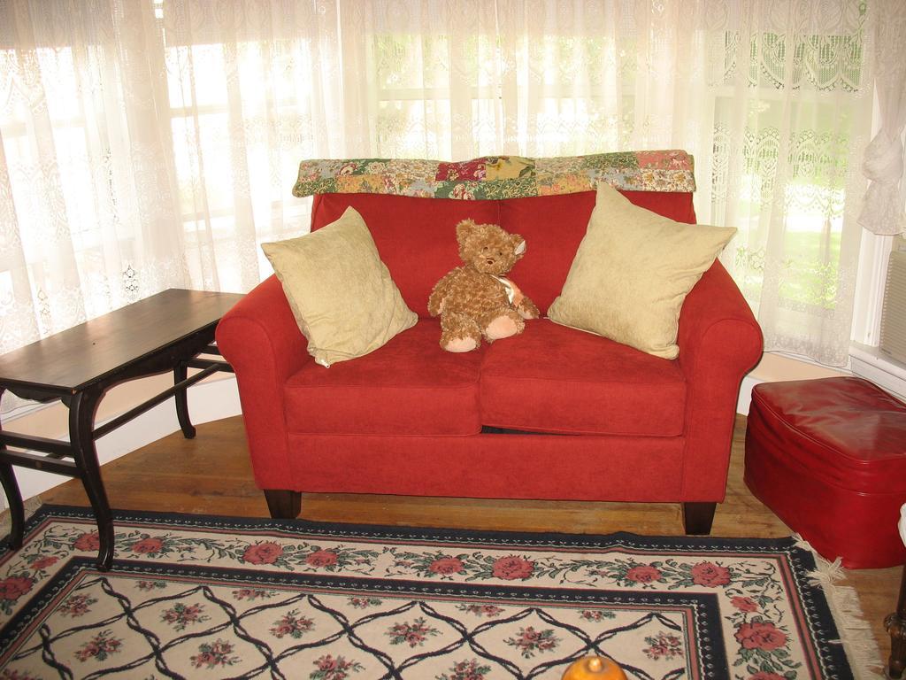 Hugging Bear Inn Bellows Falls Ngoại thất bức ảnh