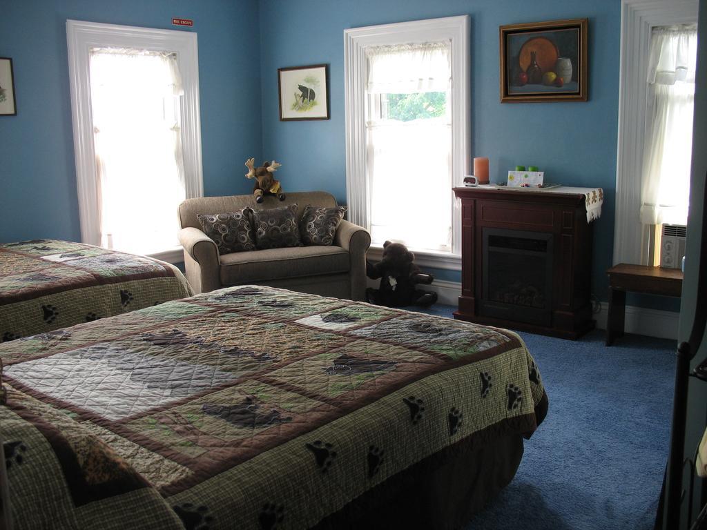 Hugging Bear Inn Bellows Falls Ngoại thất bức ảnh