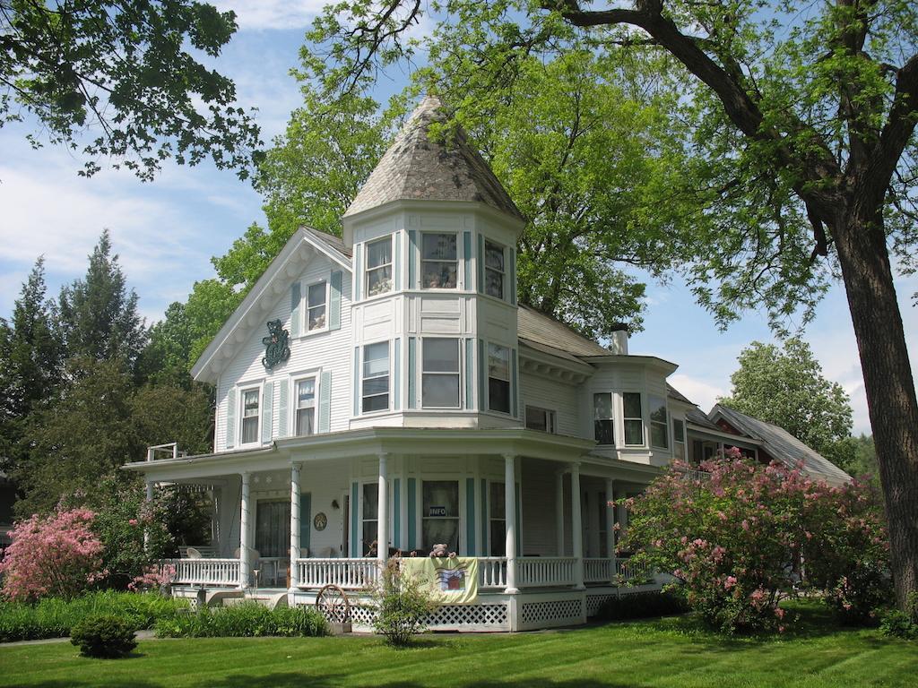 Hugging Bear Inn Bellows Falls Ngoại thất bức ảnh